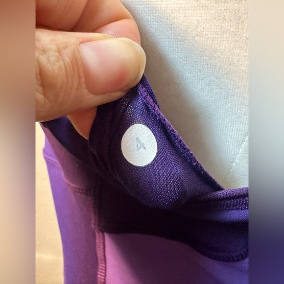 Lululemon Women Tank Top Purple Gray Sleeveless Scoop Neck
Cross Back Straps sz4 - Picture 6 of 16
